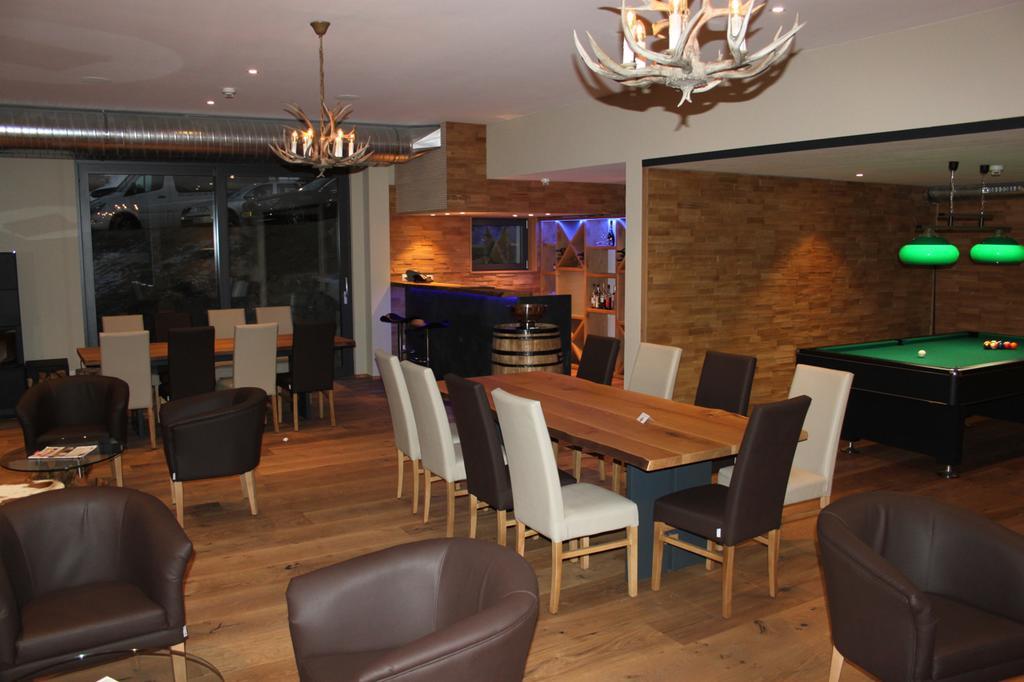 Hotel Restaurant Zur Alten Gasse Bellwald Exterior photo
